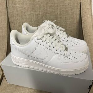 Men’s Nike Air Force 1 size 8